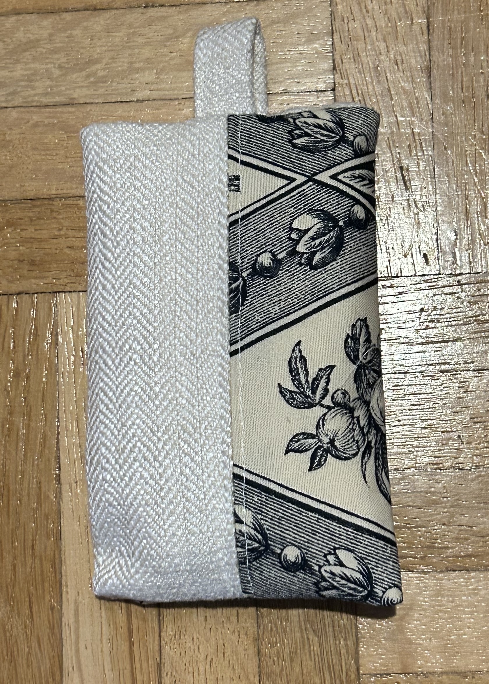 IMG_4979 Pochette à mouchoirs – Image 3